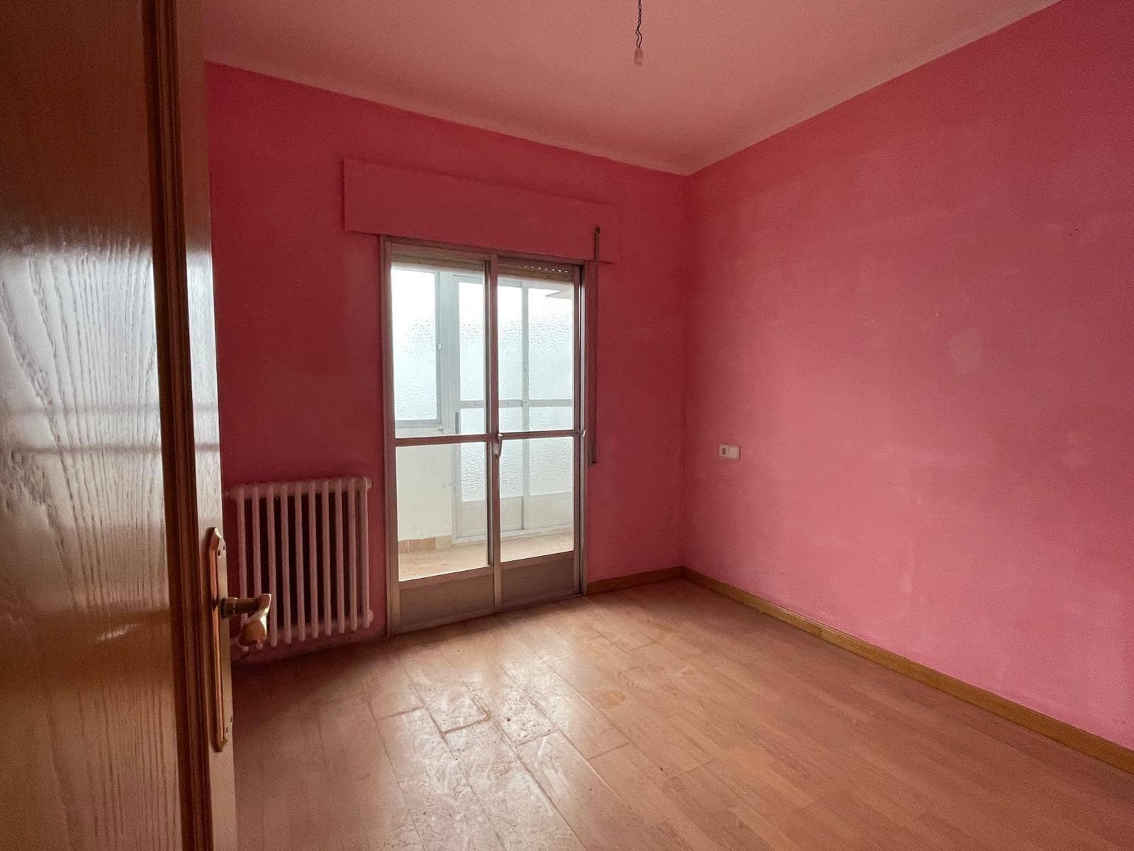 3 soveværelse Lejlighed til salg i Ponferrada - € 90.000 (Ref: 8896699)