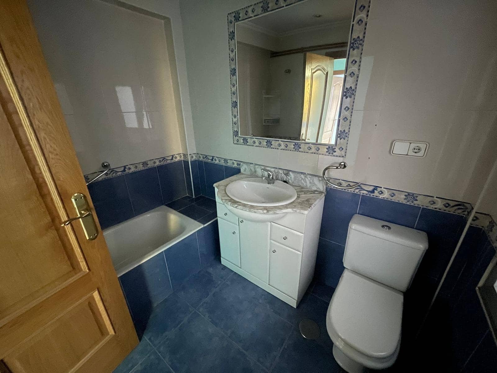 3 soveværelse Lejlighed til salg i Ponferrada - € 90.000 (Ref: 8896699)