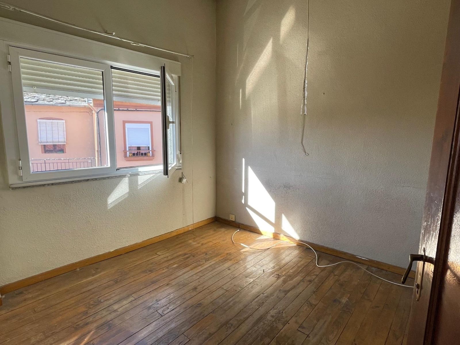 5 soveværelse Byhus til salg i Magaz de Abajo - € 53.000 (Ref: 8905567)