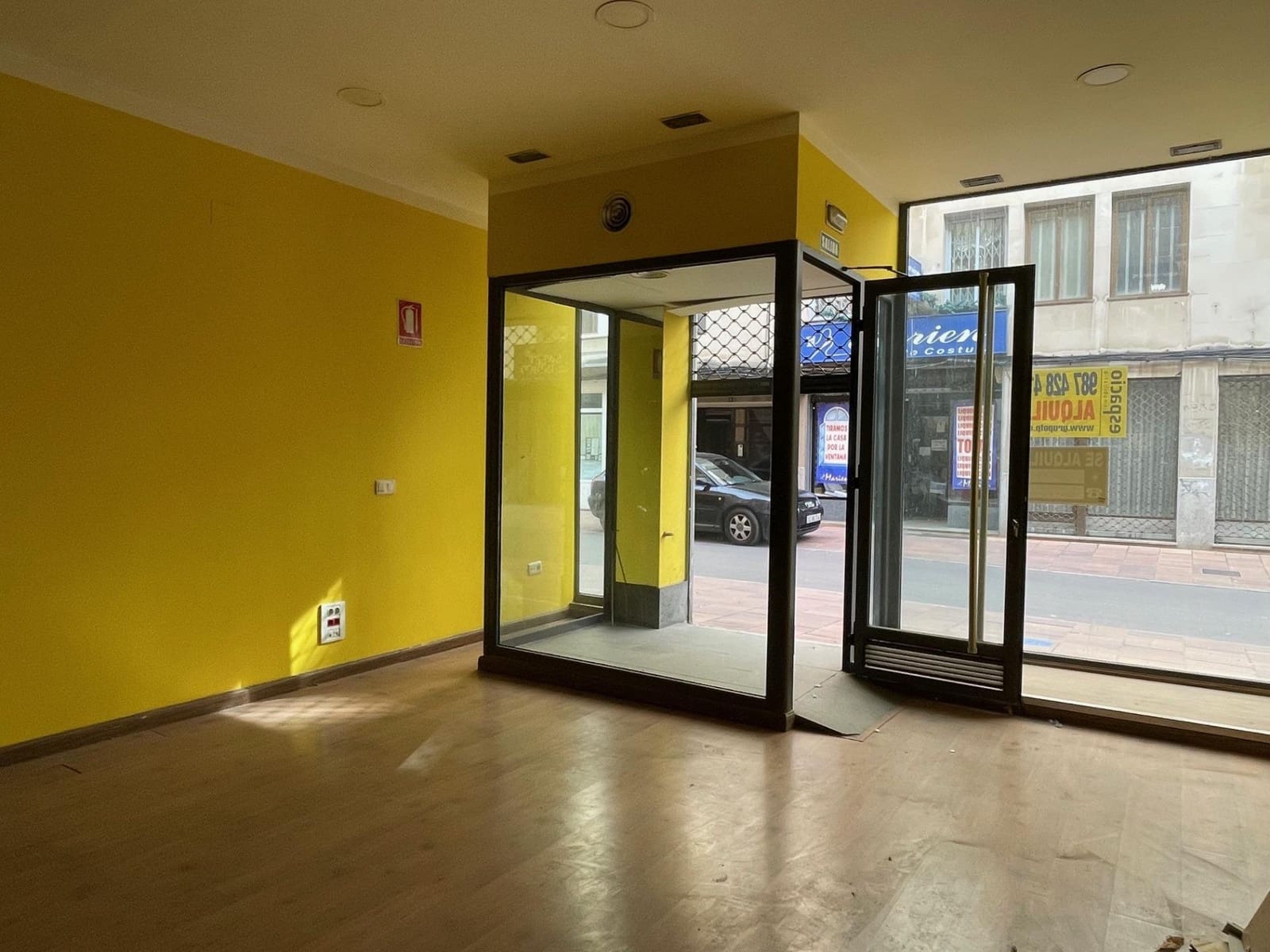 Erhverv til leje i Ponferrada - € 600 (Ref: 8907504)