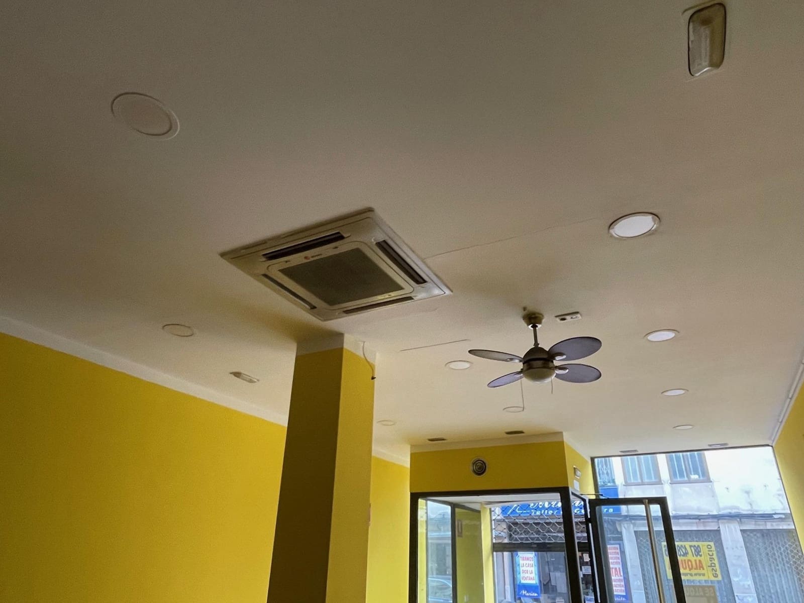 Erhverv til leje i Ponferrada - € 600 (Ref: 8907504)