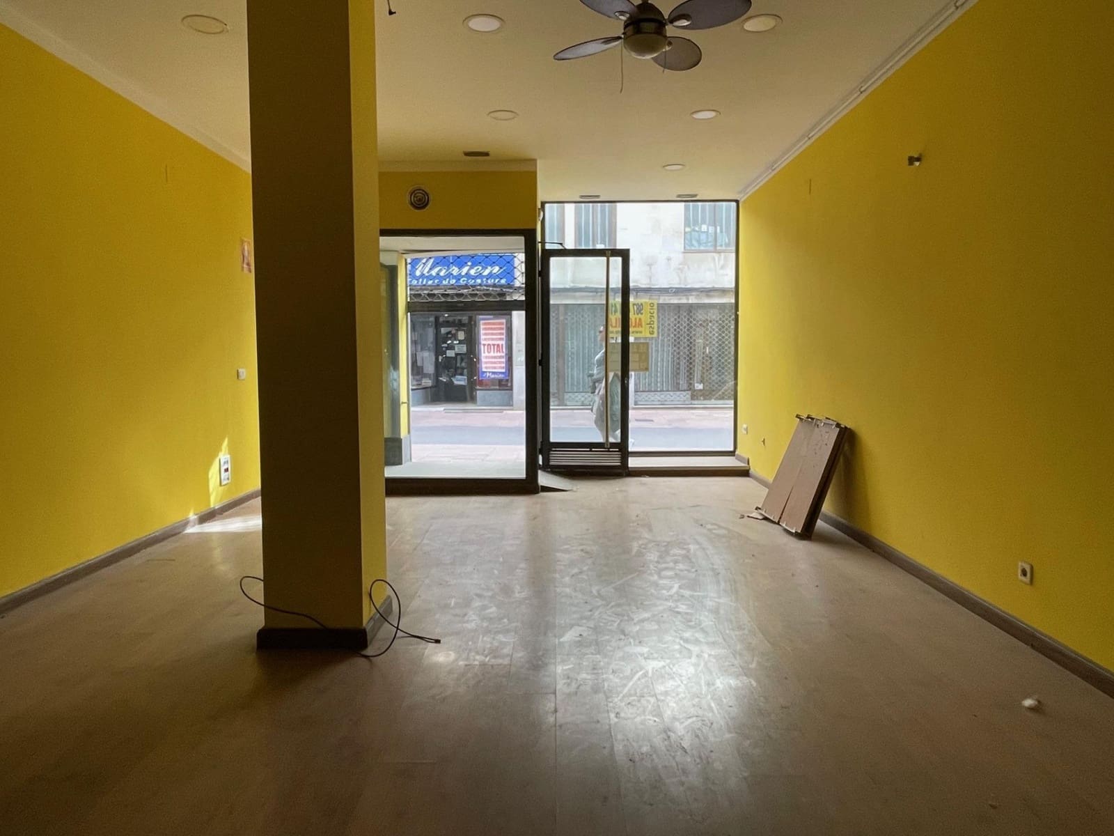 Erhverv til leje i Ponferrada - € 600 (Ref: 8907504)