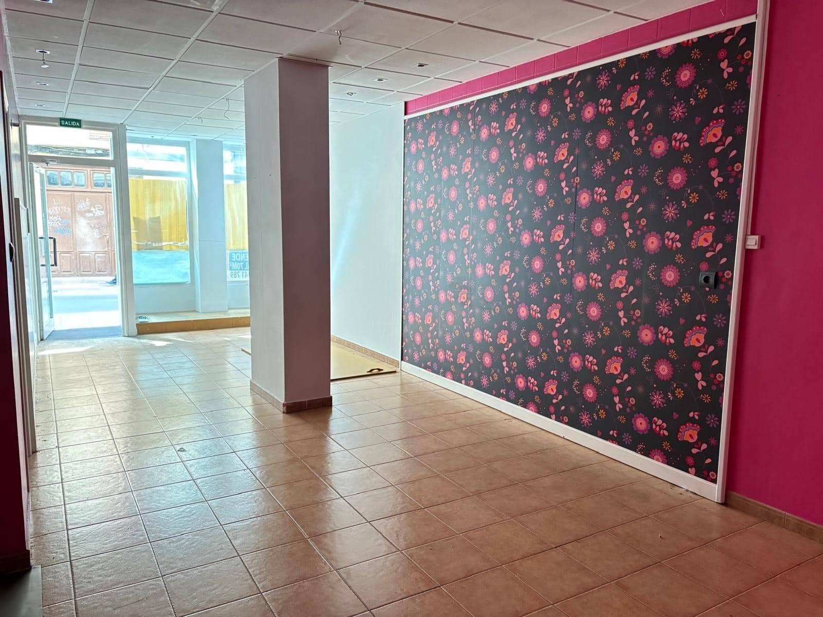 Kommersiell til salgs i Ponferrada - € 59 000 (Ref: 9018428)