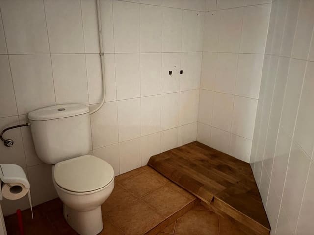 Commercial for sale in Ponferrada - € 59,000 (Ref: 9018428)