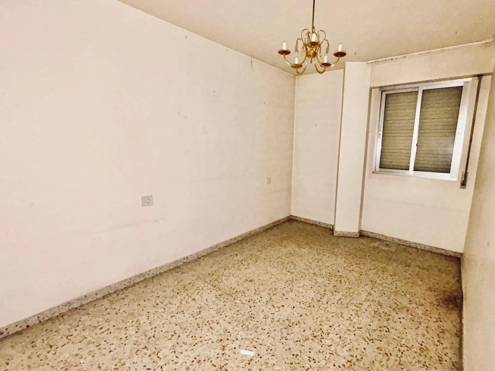 4 soverom Leilighet til salgs i Ponferrada - € 67 000 (Ref: 9018429)