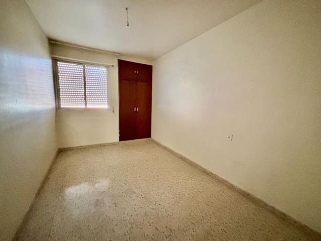 4 soverom Leilighet til salgs i Ponferrada - € 67 000 (Ref: 9018429)