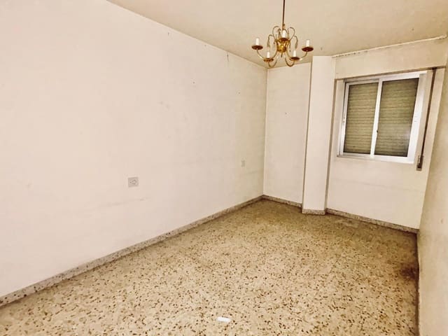 4 soverom Leilighet til salgs i Ponferrada - € 67 000 (Ref: 9018429)