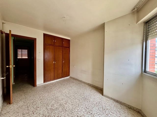 4 soverom Leilighet til salgs i Ponferrada - € 67 000 (Ref: 9018429)