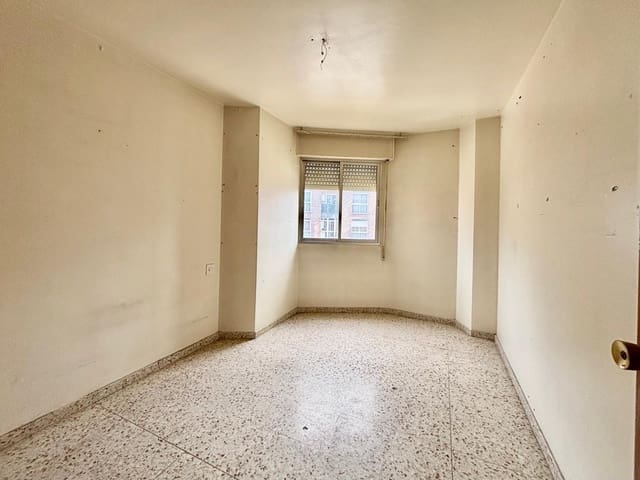 4 soverom Leilighet til salgs i Ponferrada - € 67 000 (Ref: 9018429)