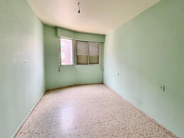 4 soverom Leilighet til salgs i Ponferrada - € 67 000 (Ref: 9018429)