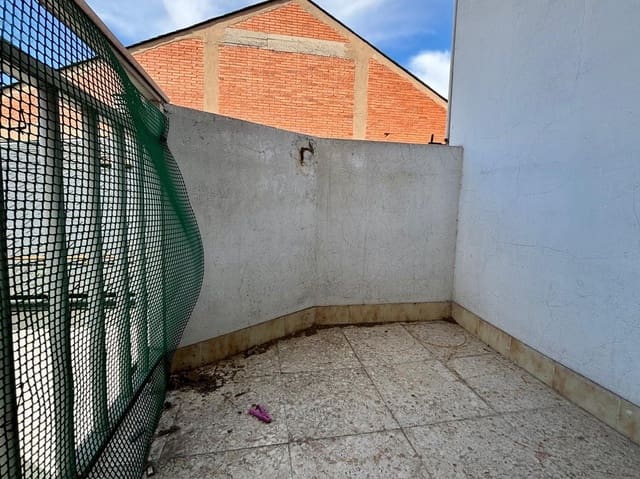 4 soverom Leilighet til salgs i Ponferrada - € 67 000 (Ref: 9018429)