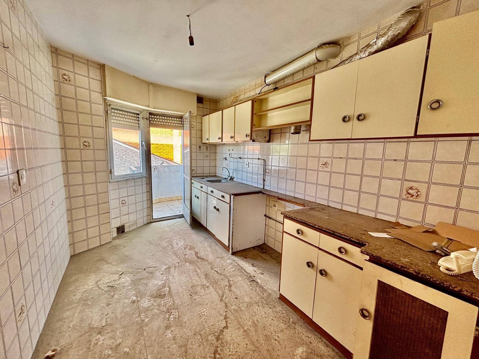 4 soverom Leilighet til salgs i Ponferrada - € 67 000 (Ref: 9018429)