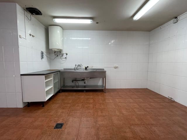 Komercyjne do wynajęcia w Ponferrada - 670 € (Ref: 9100808)