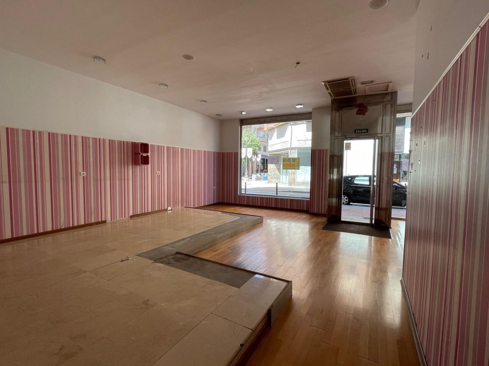 Erhverv til leje i Ponferrada - € 670 (Ref: 9100808)