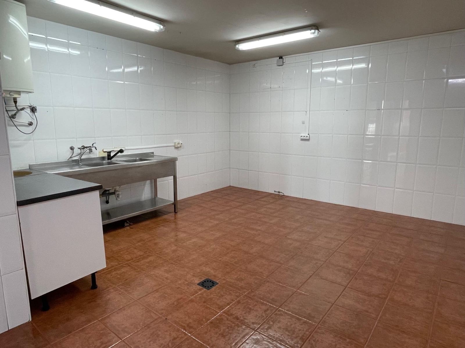 Erhverv til leje i Ponferrada - € 670 (Ref: 9100808)