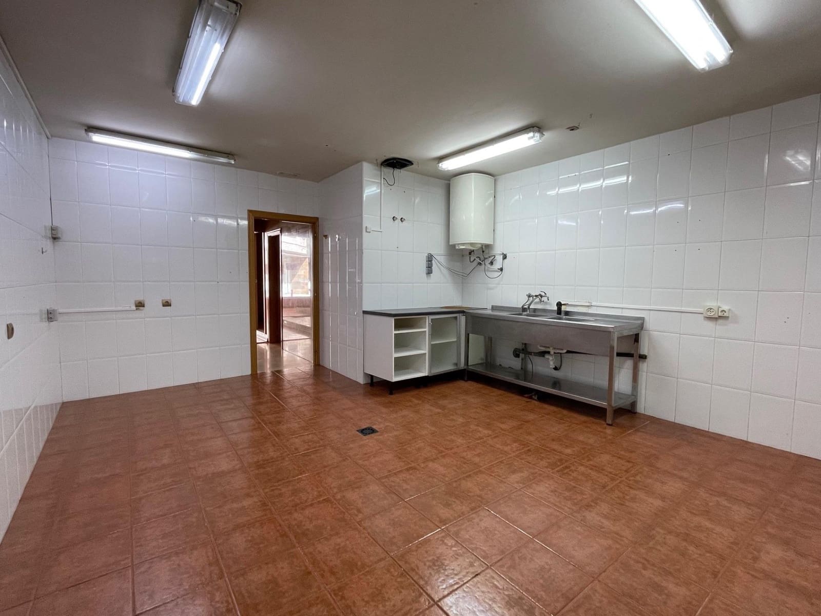 Erhverv til leje i Ponferrada - € 670 (Ref: 9100808)