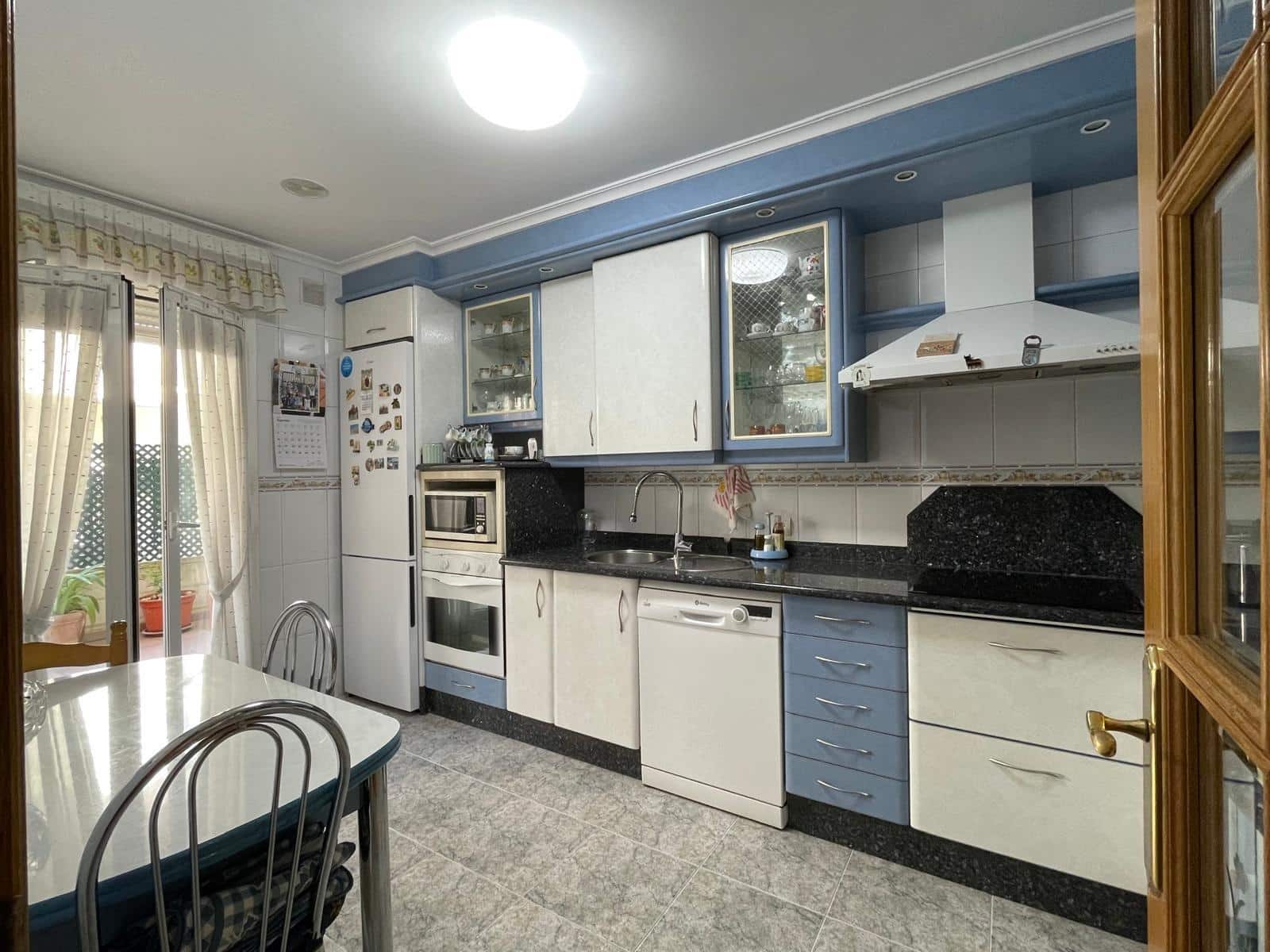 4 soveværelse Rækkehus til salg i Ponferrada med garage - € 319.000 (Ref: 9166948)