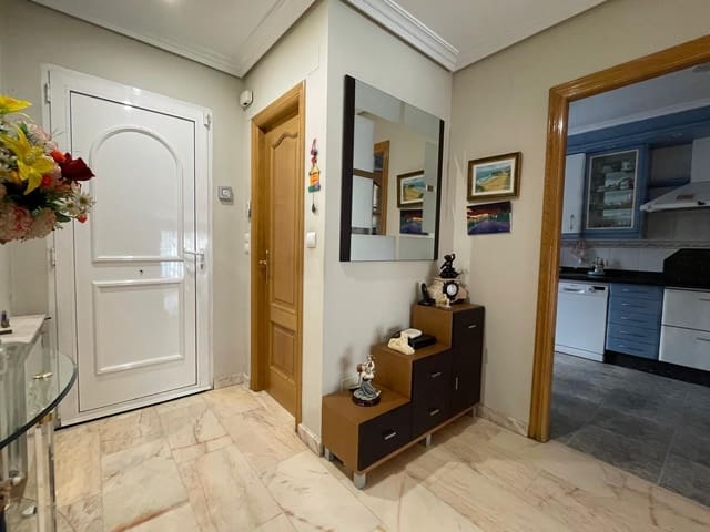 4 slaapkamer Rijtjeshuis te koop in Ponferrada met garage - € 319.000 (Ref: 9166948)