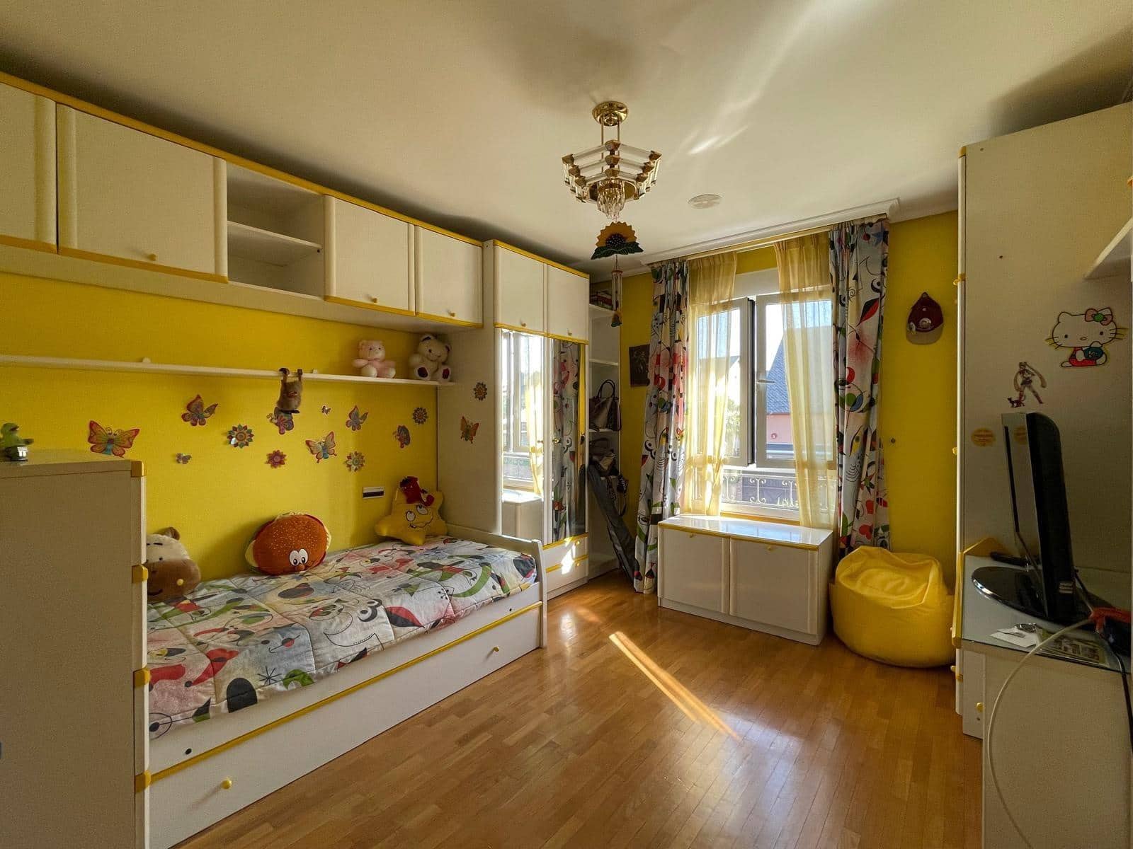 4 soveværelse Rækkehus til salg i Ponferrada med garage - € 319.000 (Ref: 9166948)