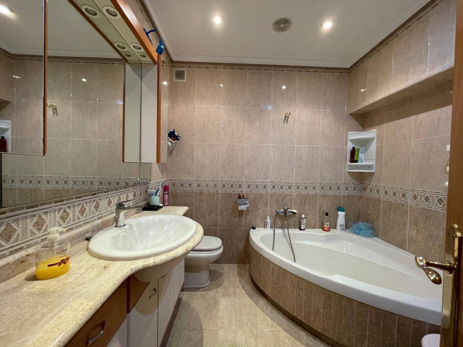 4 soveværelse Rækkehus til salg i Ponferrada med garage - € 319.000 (Ref: 9166948)