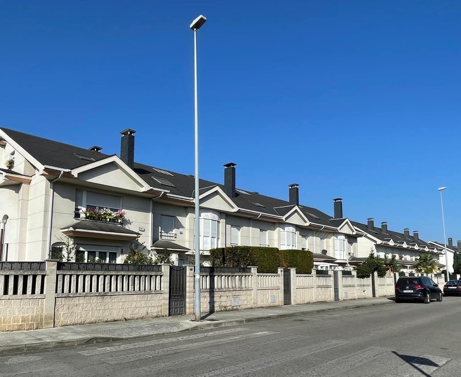 4 soveværelse Rækkehus til salg i Ponferrada med garage - € 319.000 (Ref: 9166948)