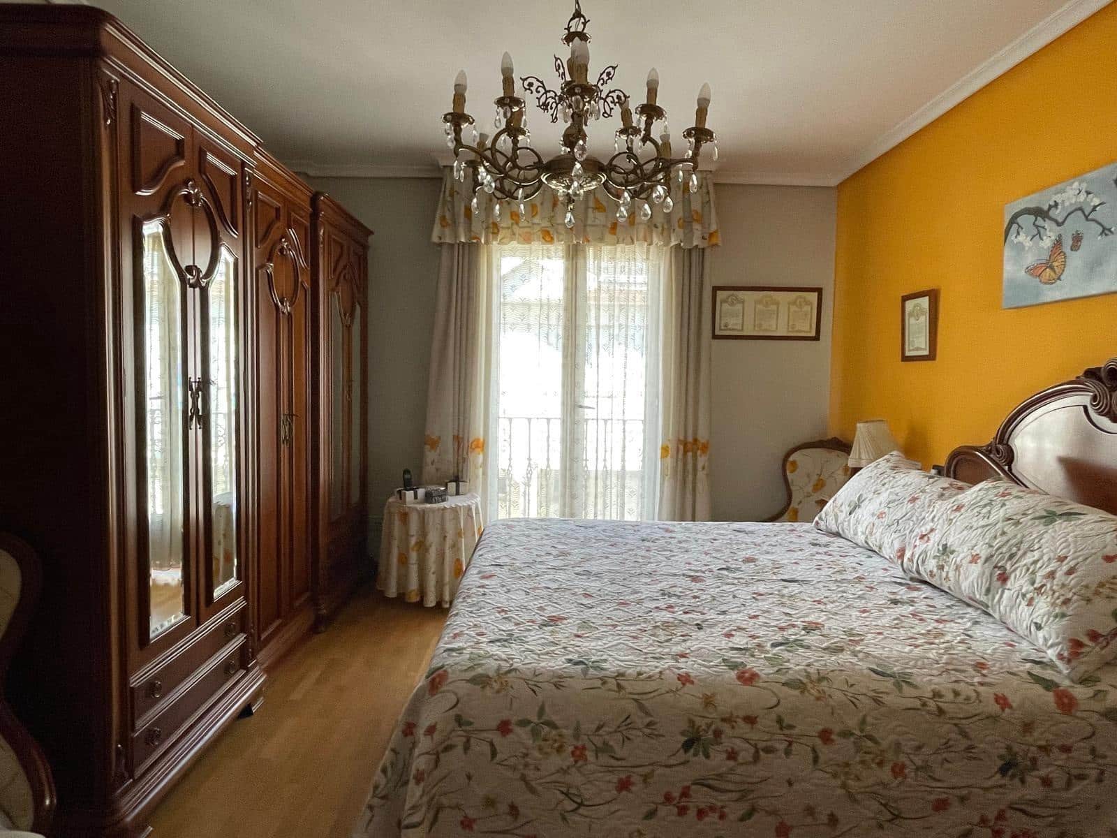 4 soveværelse Rækkehus til salg i Ponferrada med garage - € 319.000 (Ref: 9166948)