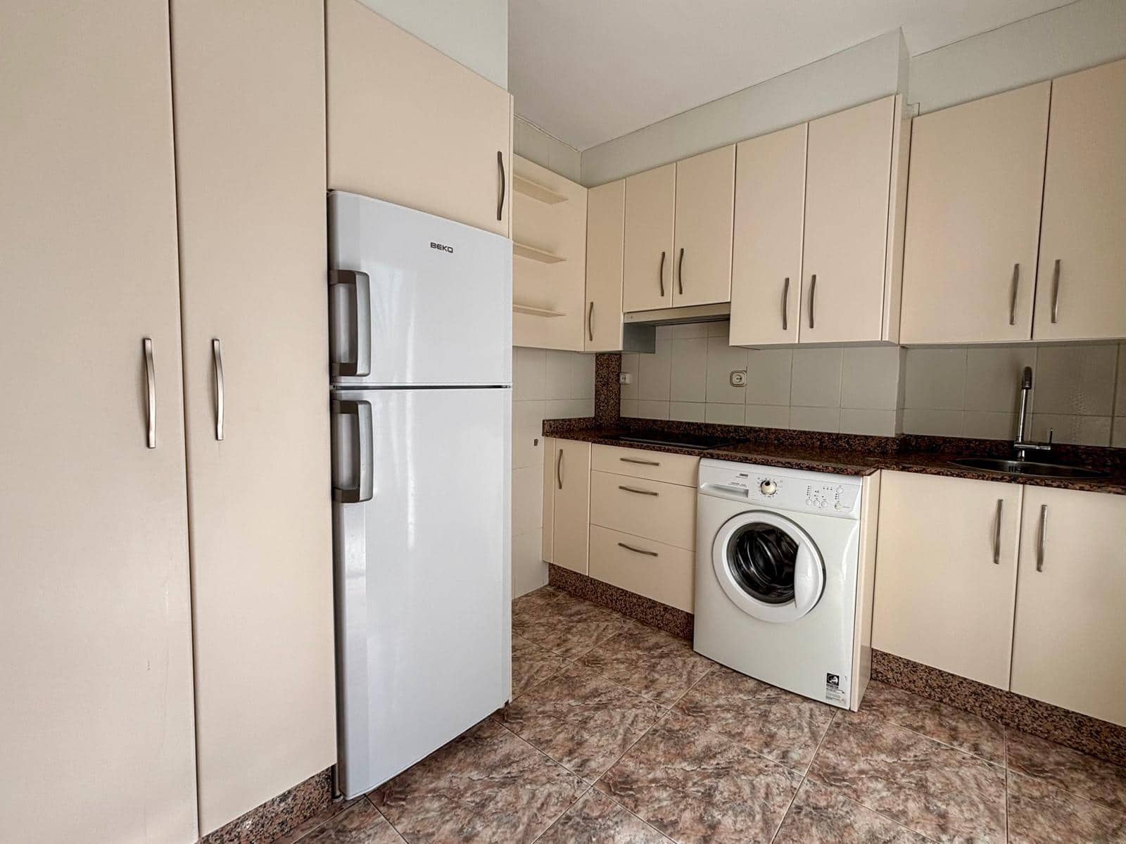 3 sypialnia Mieszkanie do wynajęcia w Ponferrada - 330 € (Ref: 9188517)