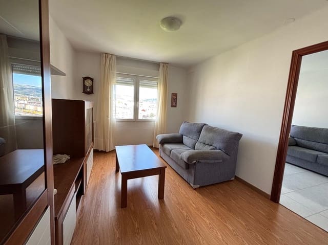 3 bedroom Flat for rent in Ponferrada - € 500 (Ref: 9188517)
