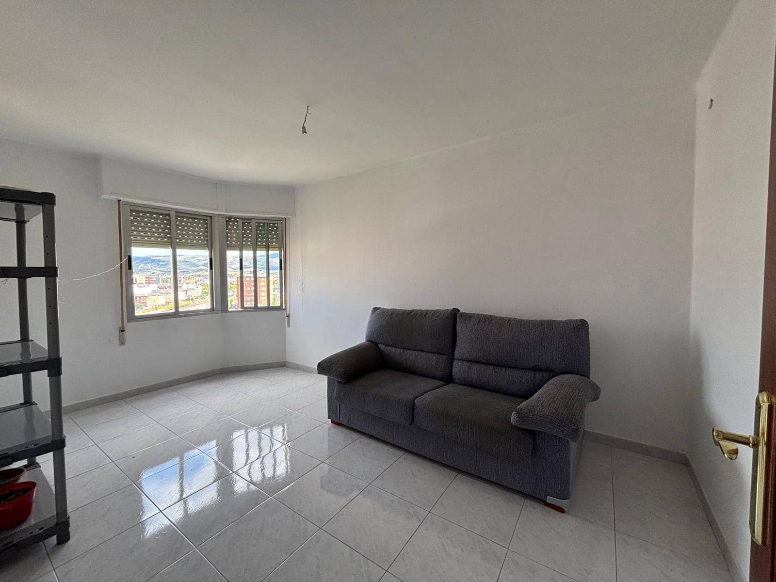 3 sypialnia Mieszkanie do wynajęcia w Ponferrada - 330 € (Ref: 9188517)