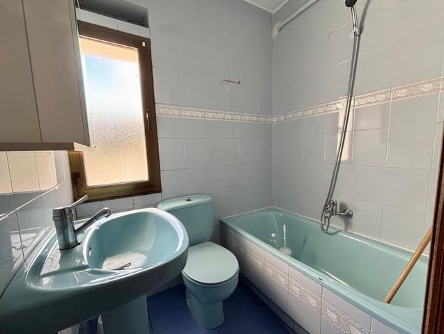 3 bedroom Flat for rent in Ponferrada - € 500 (Ref: 9188517)