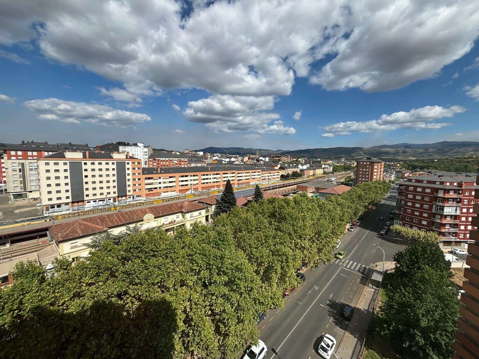 3 sypialnia Mieszkanie do wynajęcia w Ponferrada - 330 € (Ref: 9188517)