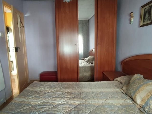 3 slaapkamer Flat te koop in Ponferrada - € 64.000 (Ref: 9243024)