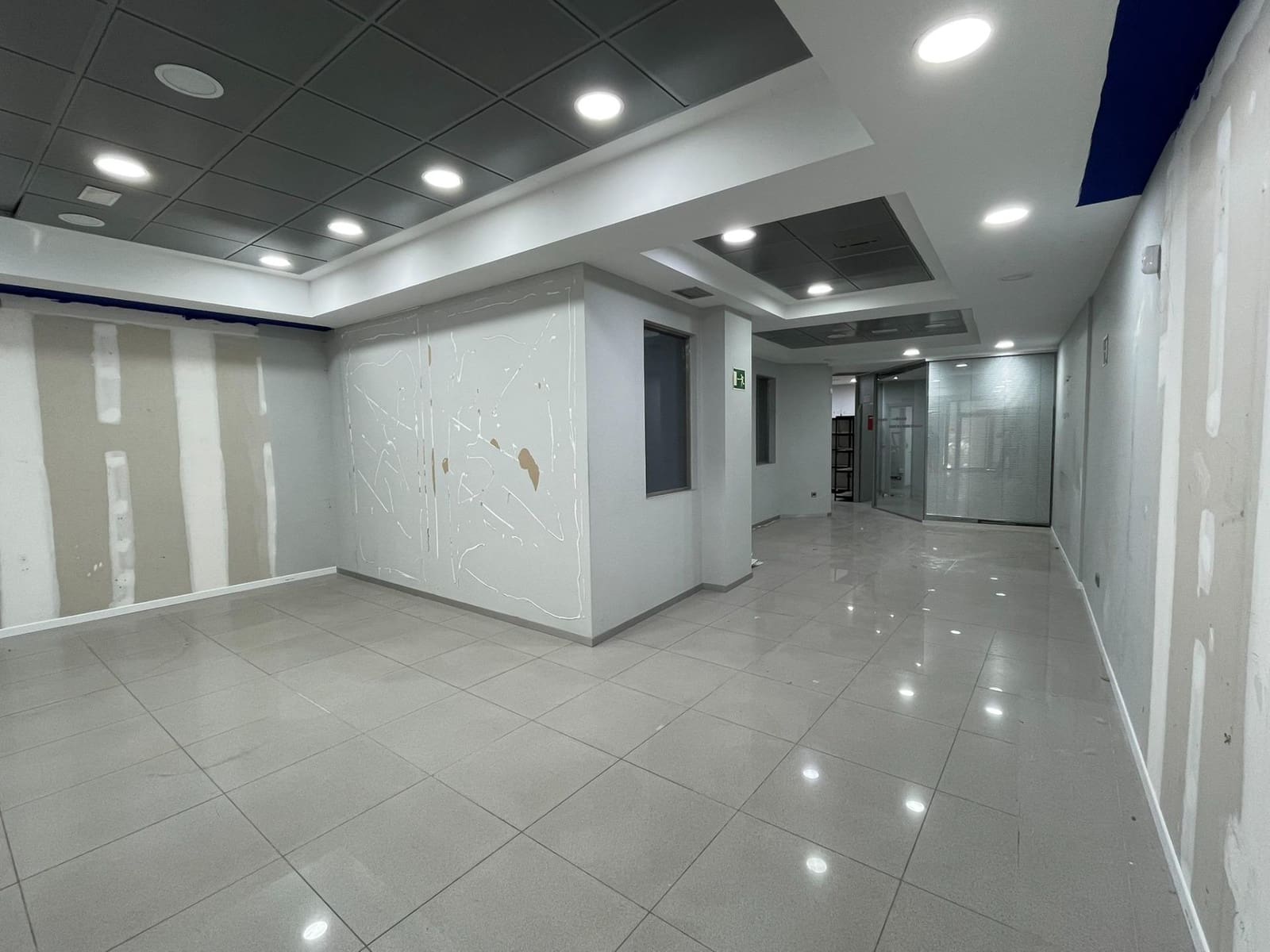 Erhverv til leje i Ponferrada - € 1.000 (Ref: 9269816)