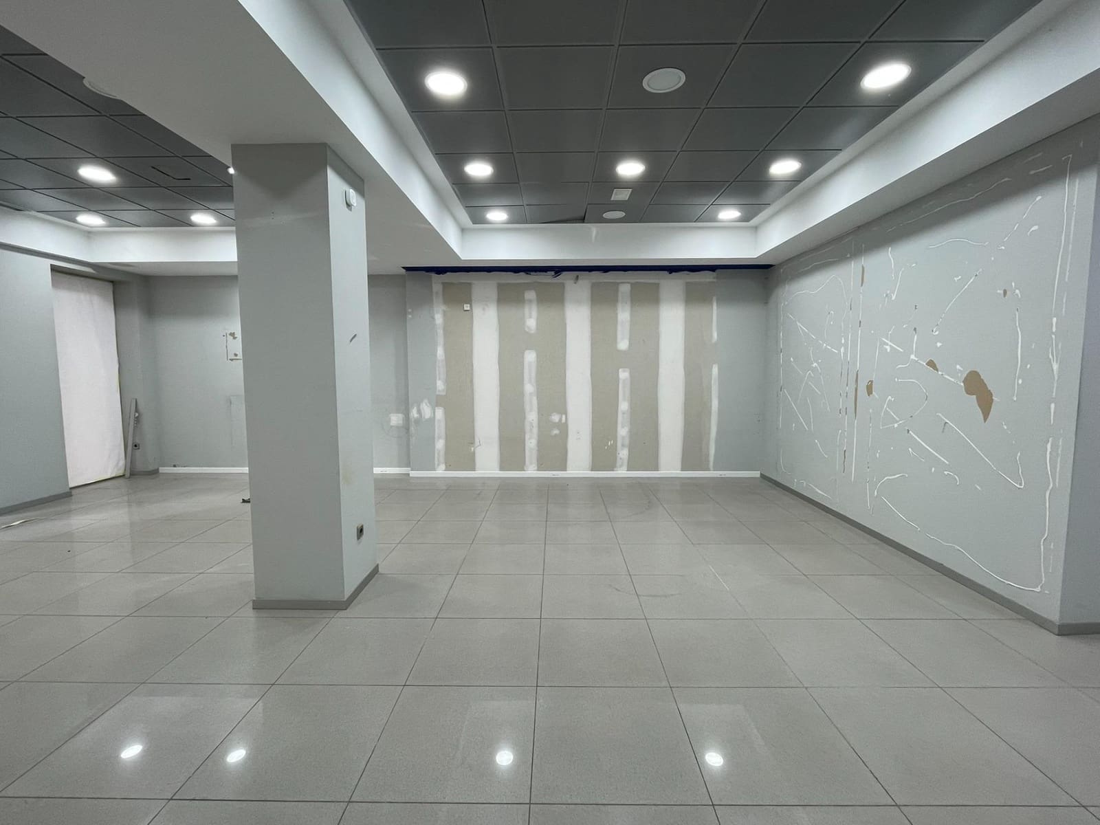 Erhverv til leje i Ponferrada - € 1.000 (Ref: 9269816)