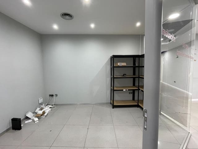 Erhverv til leje i Ponferrada - € 1.000 (Ref: 9269816)