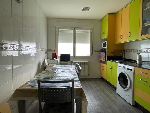 4 slaapkamer Rijtjeshuis te koop in Cortiguera, Cabañas Raras met garage - € 145.000 (Ref: 9308589)