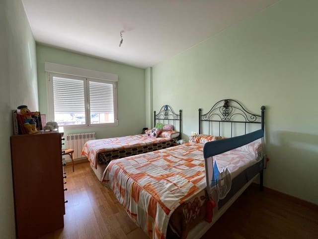 4 slaapkamer Rijtjeshuis te koop in Cortiguera, Cabañas Raras met garage - € 145.000 (Ref: 9308589)