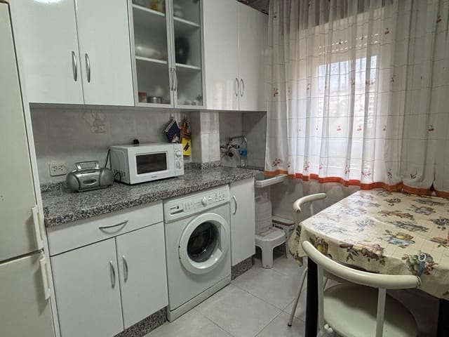 4 soveværelse Lejlighed til salg i Ponferrada - € 85.000 (Ref: 9353673)