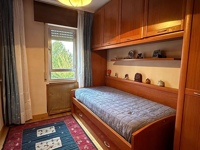 4 soveværelse Lejlighed til salg i Ponferrada - € 85.000 (Ref: 9353673)