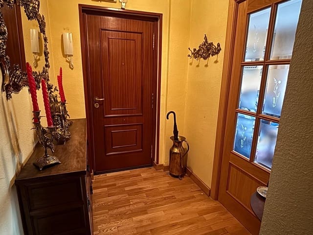 4 soveværelse Lejlighed til salg i Ponferrada - € 85.000 (Ref: 9353673)