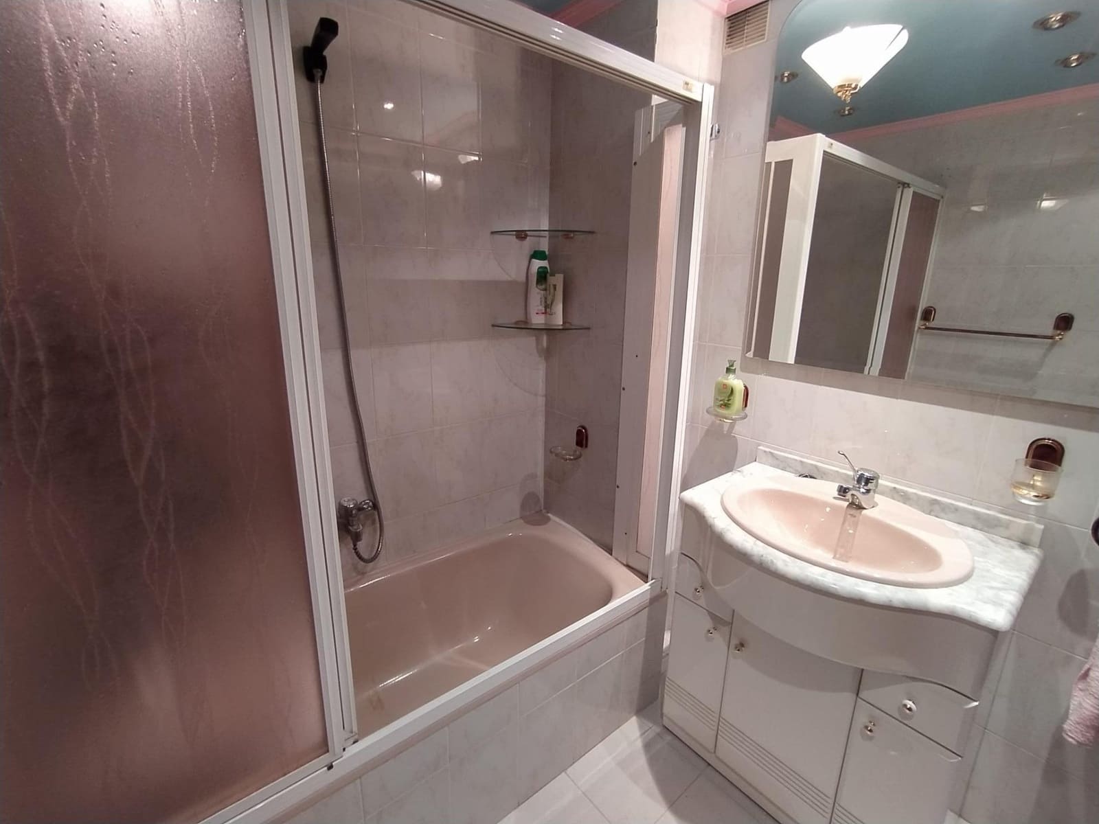 4 makuuhuone Huoneisto myytävänä paikassa Ponferrada mukana 
autotalli - 115 000 € (Ref: 9353674)