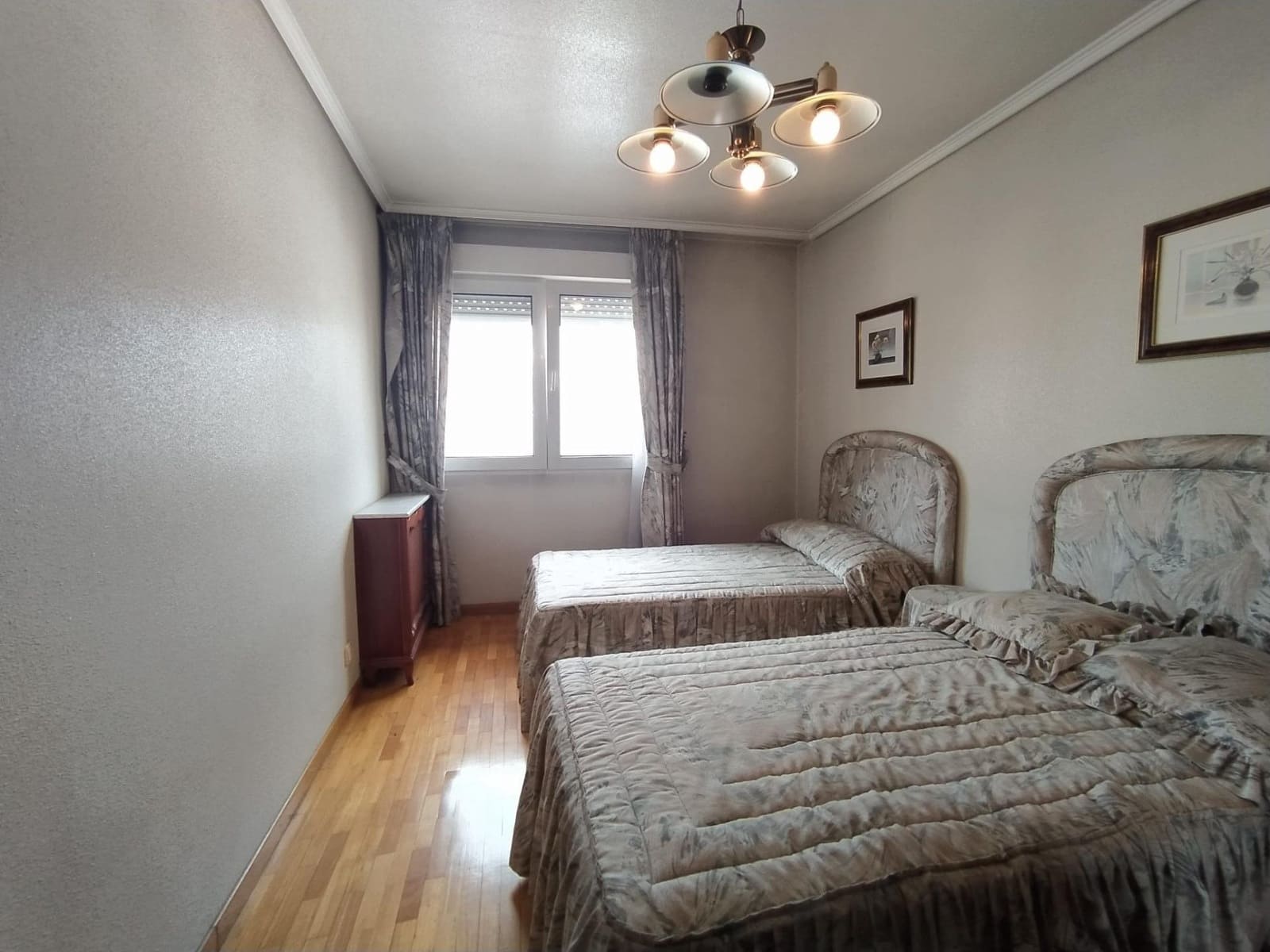 4 makuuhuone Huoneisto myytävänä paikassa Ponferrada mukana 
autotalli - 115 000 € (Ref: 9353674)