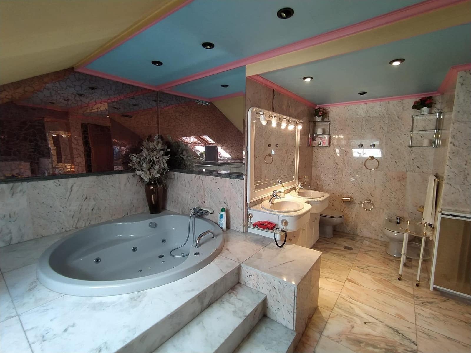 4 makuuhuone Huoneisto myytävänä paikassa Ponferrada mukana 
autotalli - 115 000 € (Ref: 9353674)