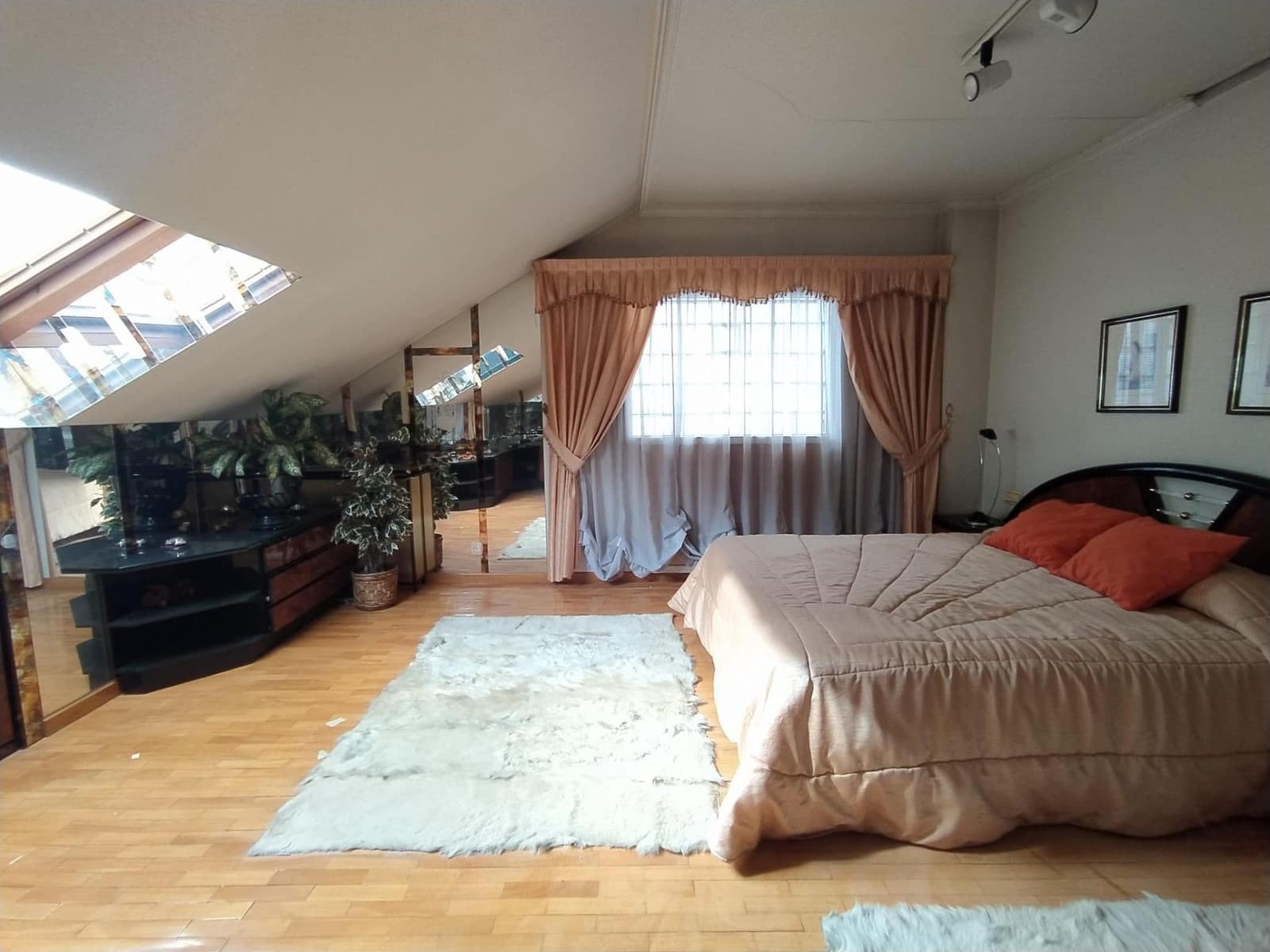 4 makuuhuone Huoneisto myytävänä paikassa Ponferrada mukana 
autotalli - 115 000 € (Ref: 9353674)