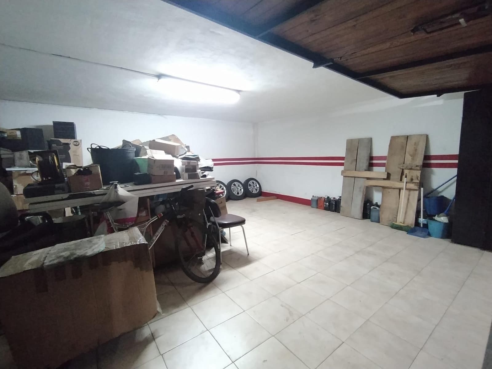 4 makuuhuone Huoneisto myytävänä paikassa Ponferrada mukana 
autotalli - 115 000 € (Ref: 9353674)