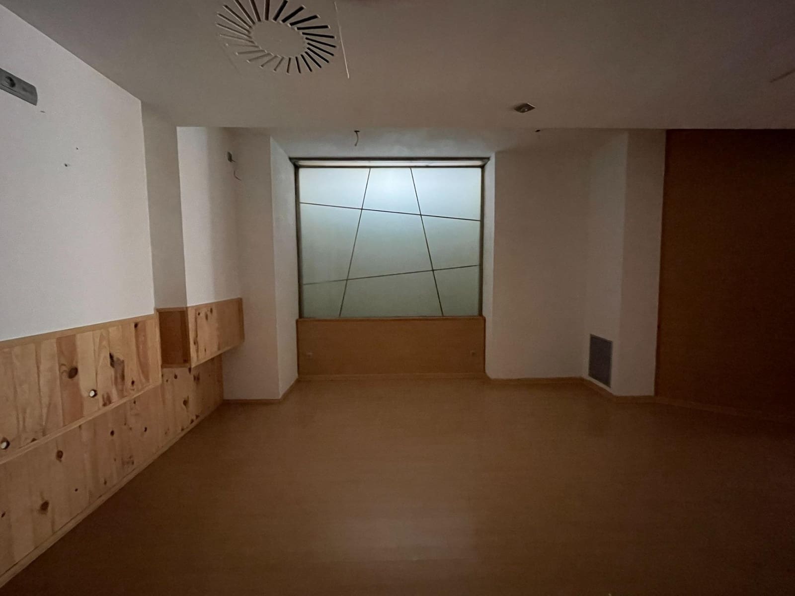 Komercyjne na sprzedaż w Ponferrada - 130 000 € (Ref: 9367621)