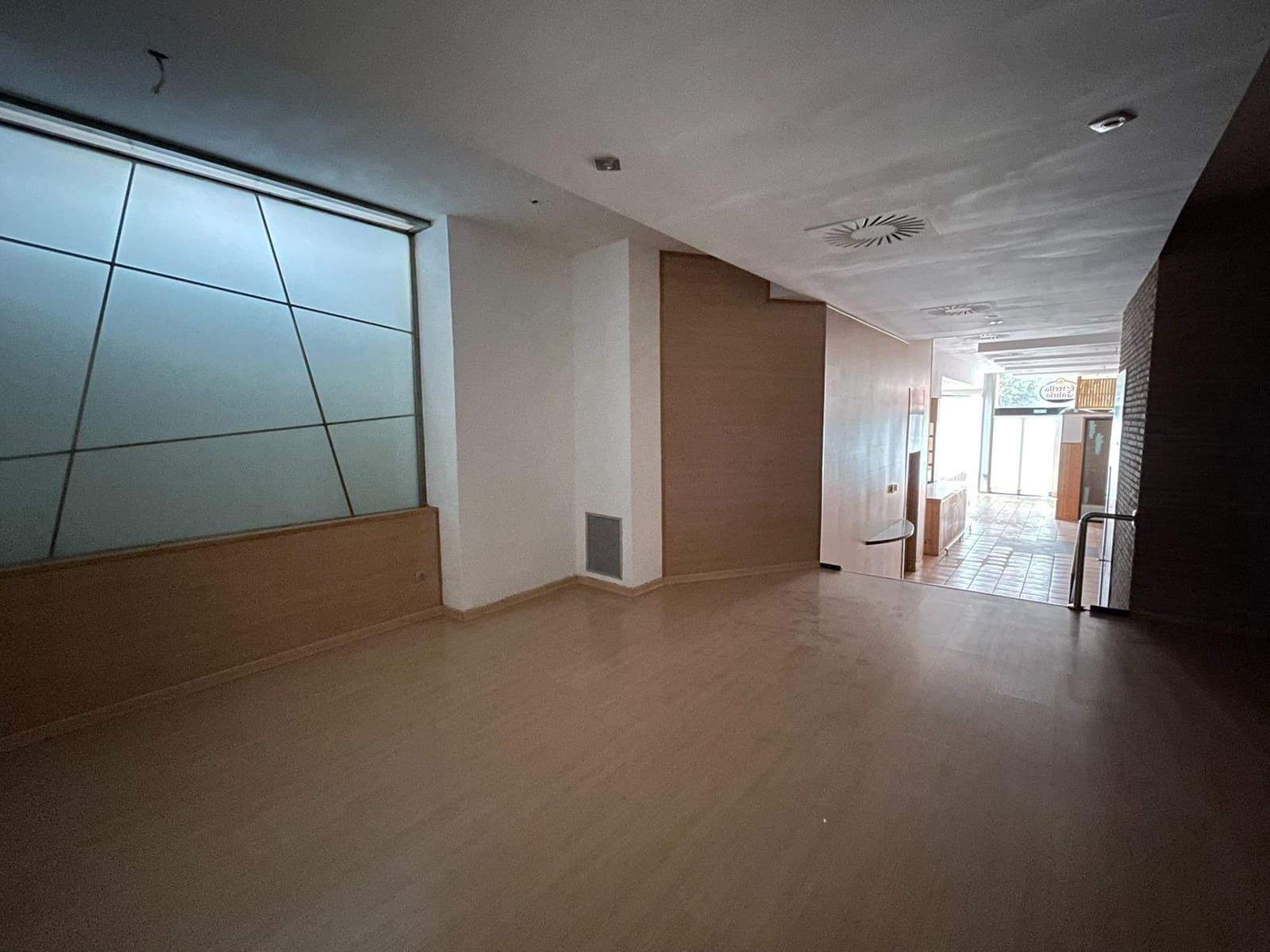 Komercyjne na sprzedaż w Ponferrada - 130 000 € (Ref: 9367621)