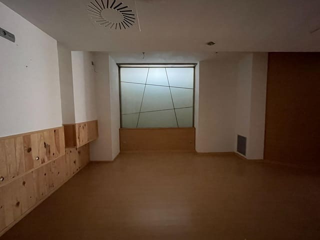 Kommersiell till salu i Ponferrada - 130 000 € (Ref: 9367621)