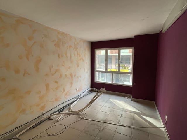 Commercieel te koop in Ponferrada - € 98.000 (Ref: 9367622)