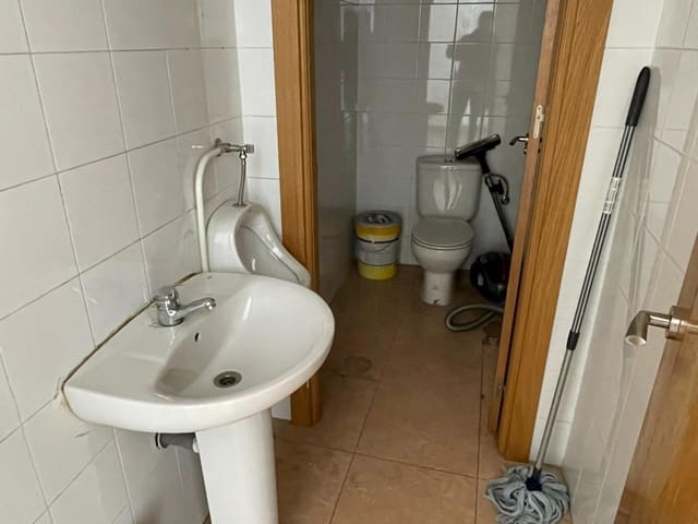 Commercial for rent in Ponferrada - € 600 (Ref: 9367623)